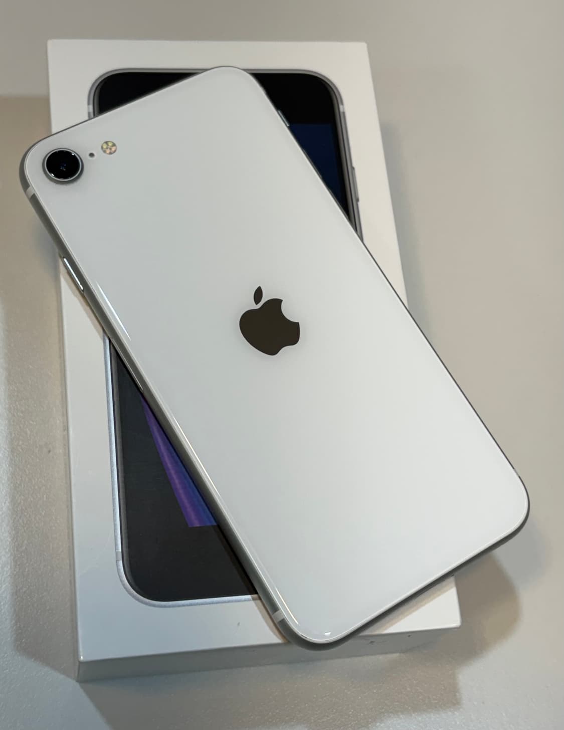 아이폰 SE2 화이트 64GB 박스포함 상품이미지1