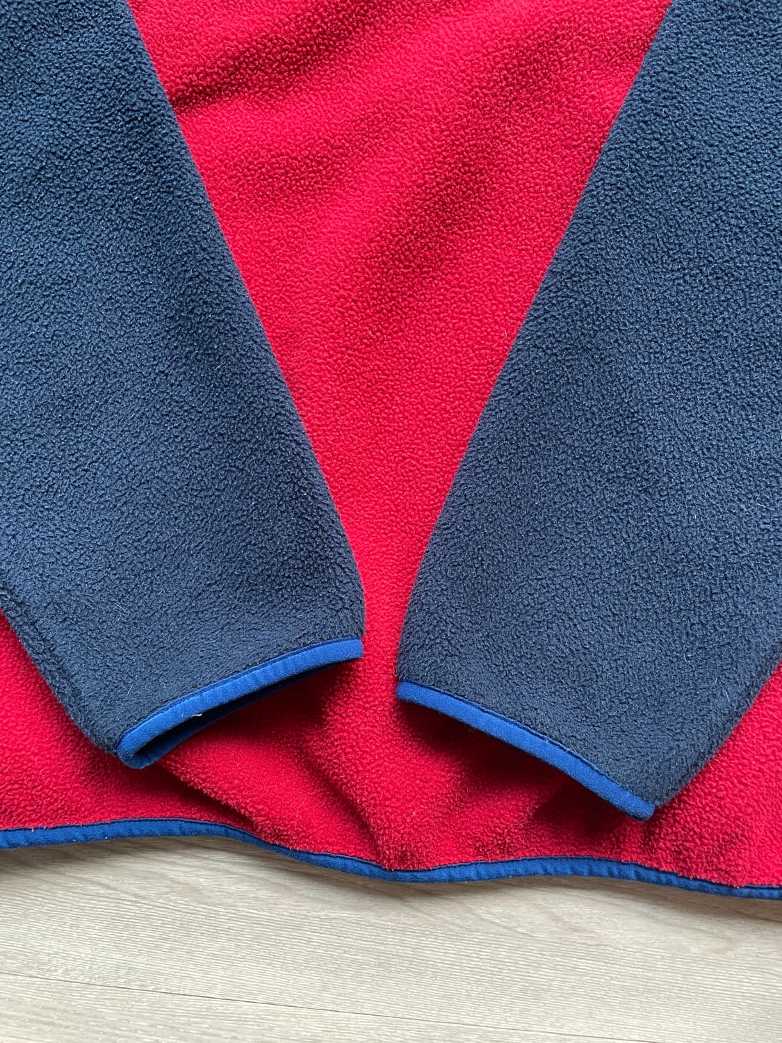 파타고니아 신칠라 레드 블루 플리스 켄달 제너 상품이미지7