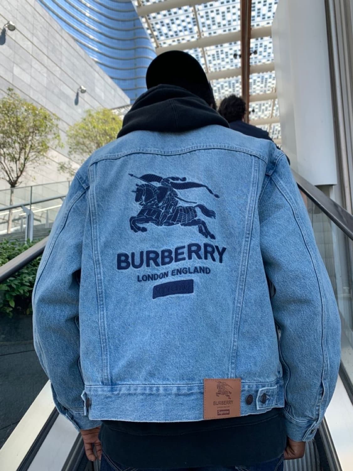 버버리 슈프림청자켓 상품이미지1