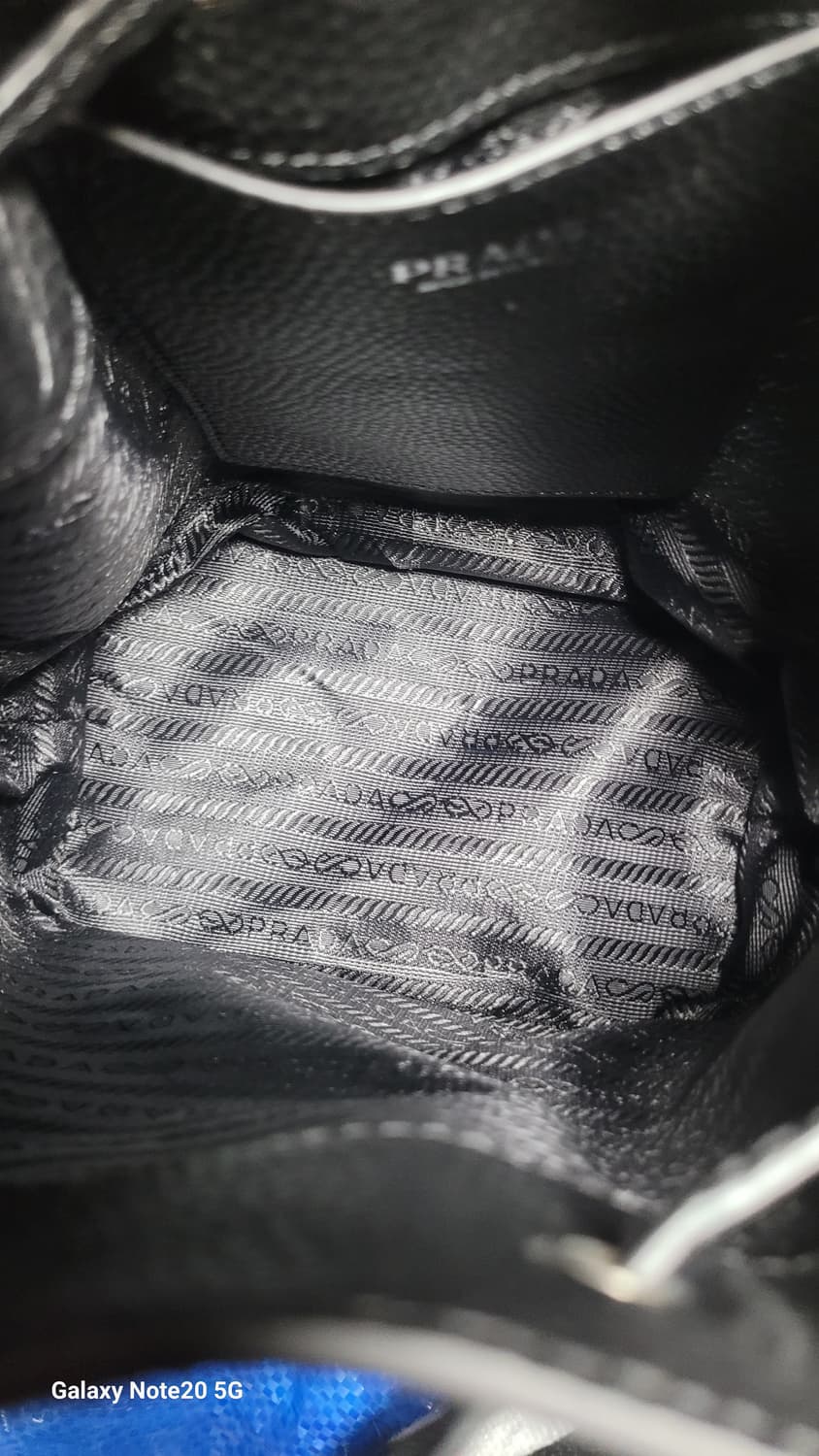 프라다 다이노 버킷 숄더백 상품이미지8