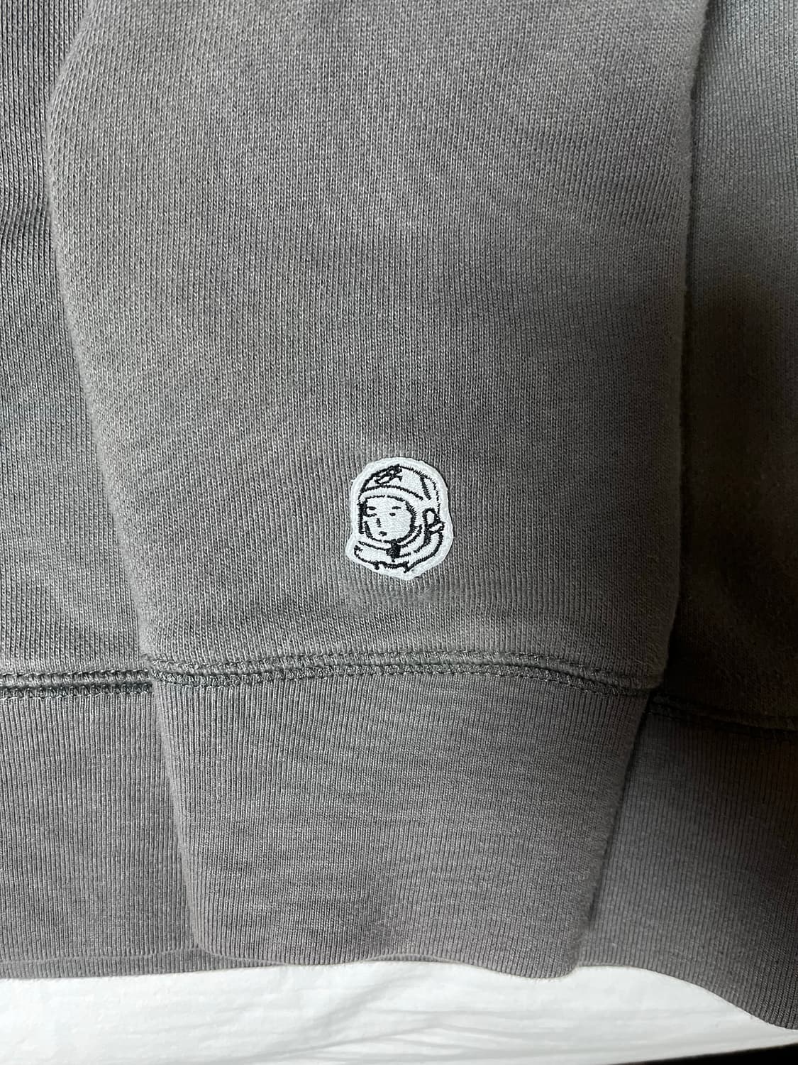 스몰 아치 로고 후드티 차콜 상품이미지4