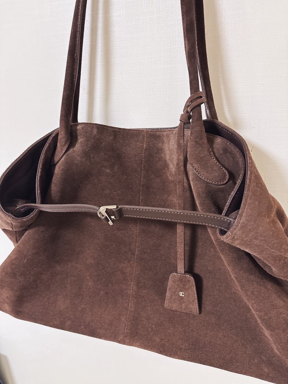 로우클래식 스웨이드 리얼레더 빅숄더백 브라운 상품이미지5