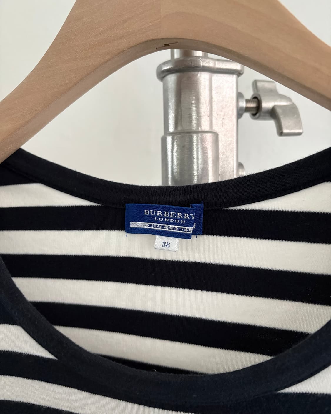 Burberry 버버리 블루라벨 블랙 스트라이프 티셔츠 상품이미지3