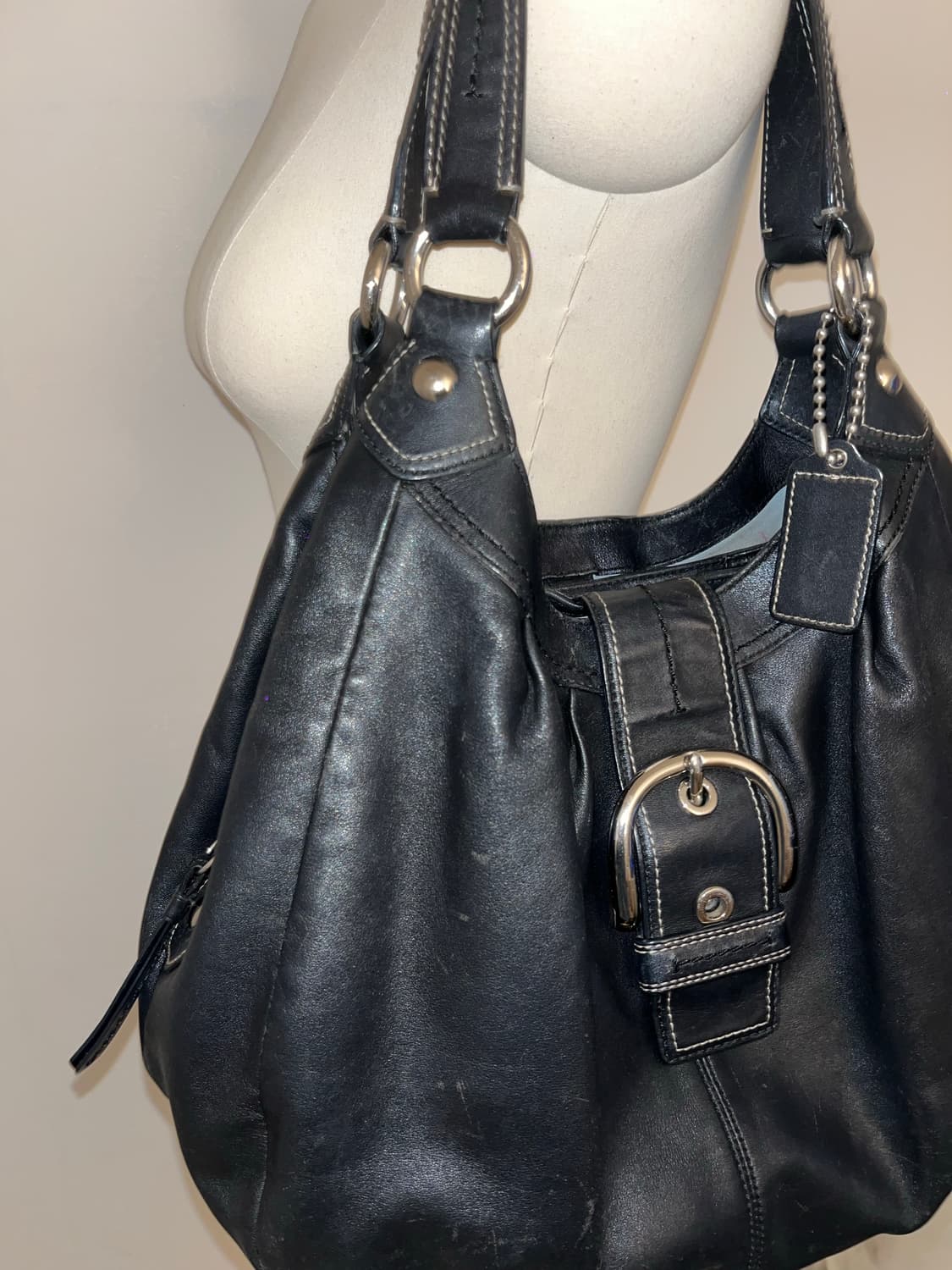 Coach All Black Hobo Bag 상품이미지7