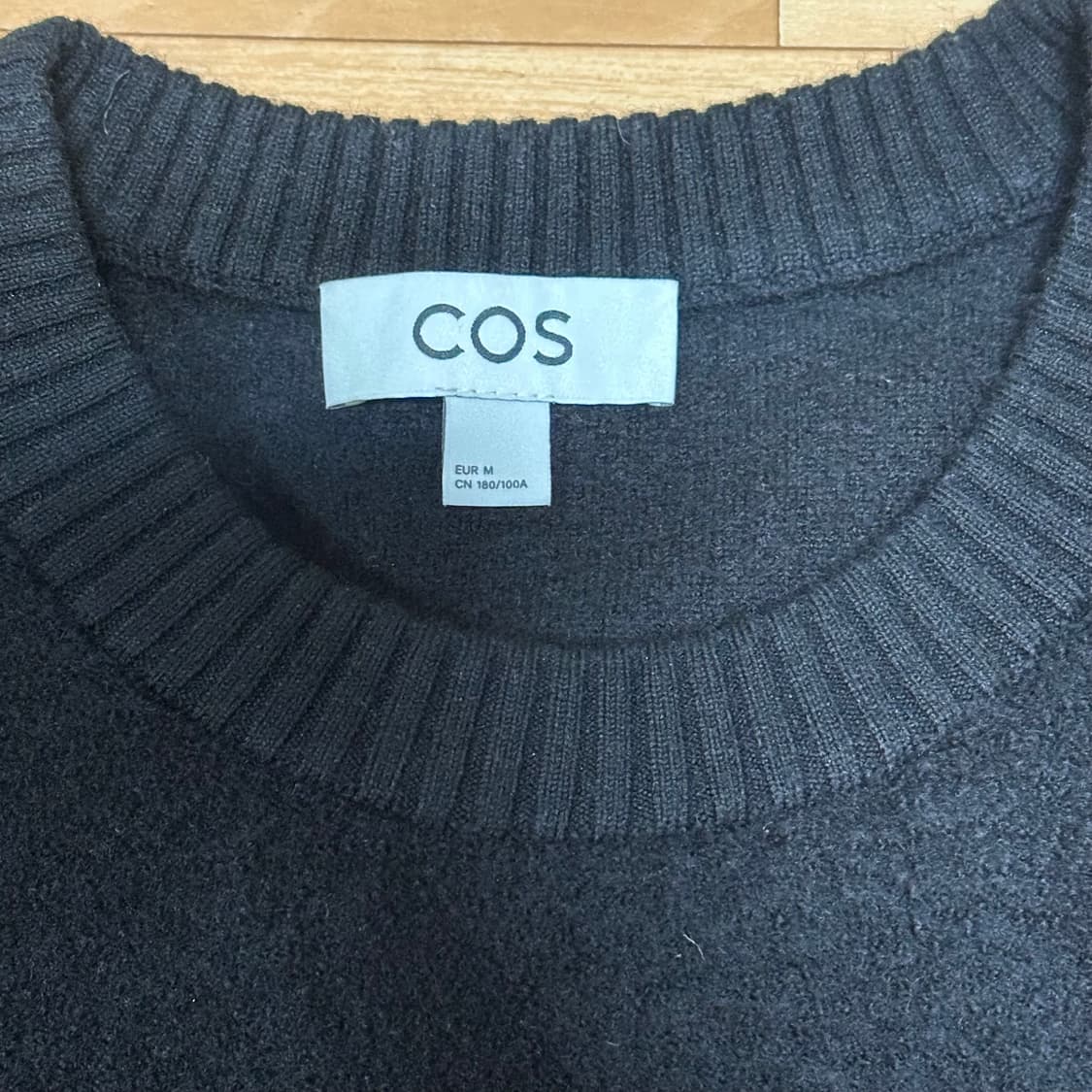 COS 보일드 울 크루넥 스웨터 블랙 상품이미지7