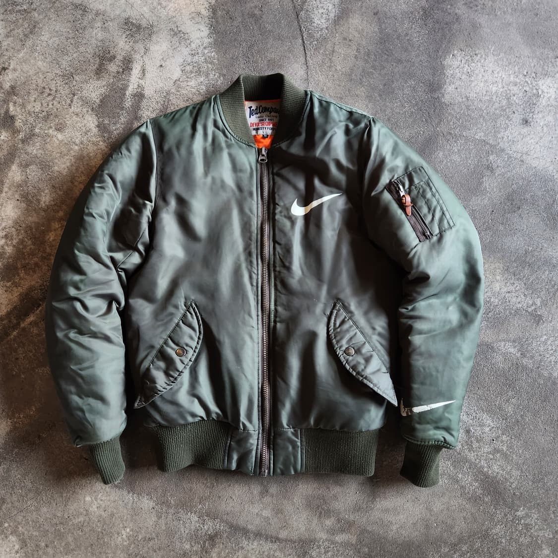 테드컴퍼니 나이키 Ma-1 항공점퍼 상품이미지1