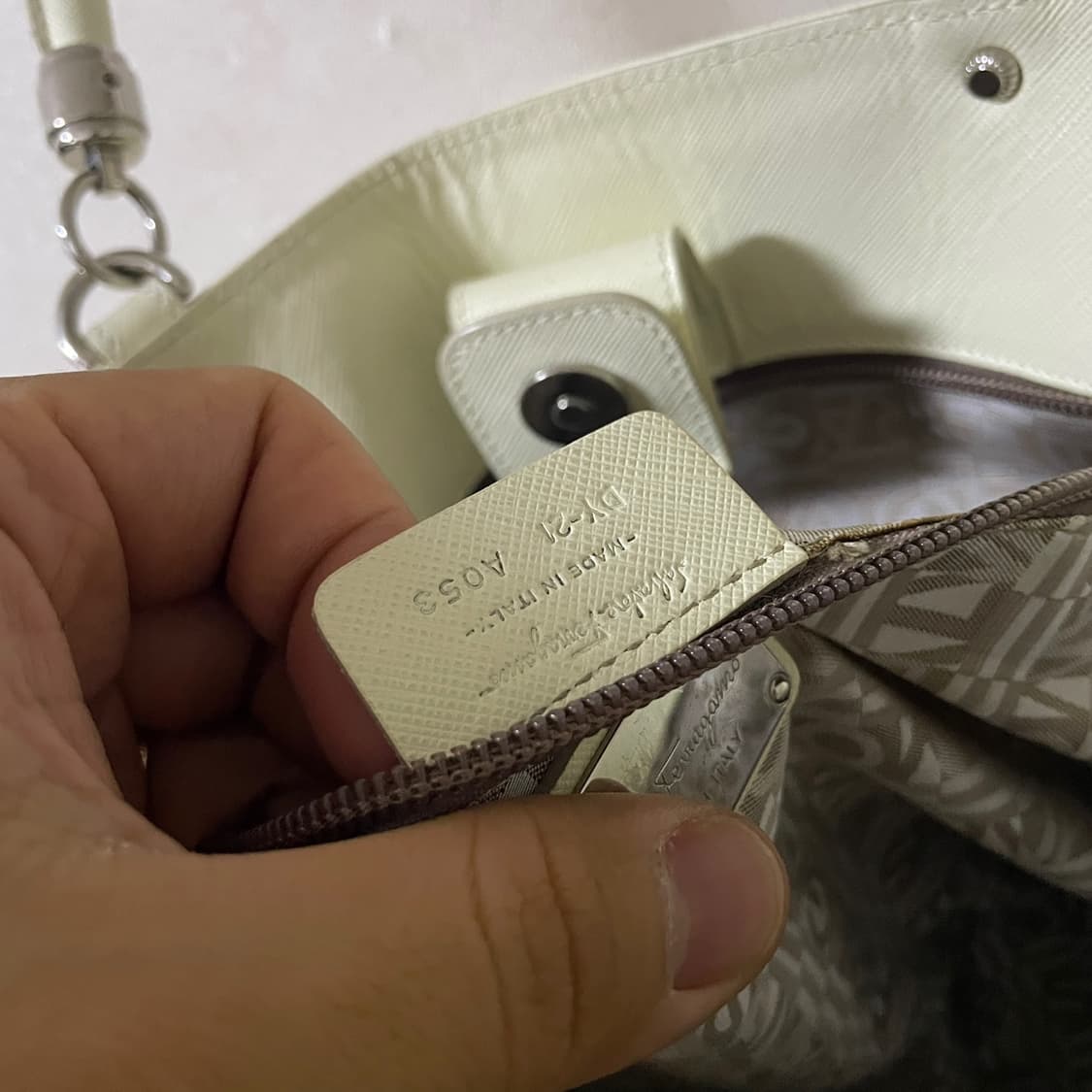 살바토레 페라가모 간치니 사피아노 토트 상품이미지8