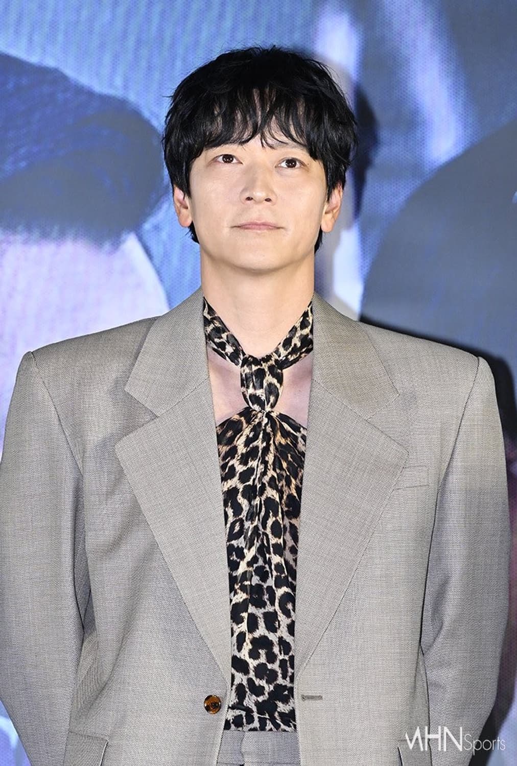 [강동원님 착용] 생로랑 24ss 오버사이즈 베이지 자켓 상품이미지3