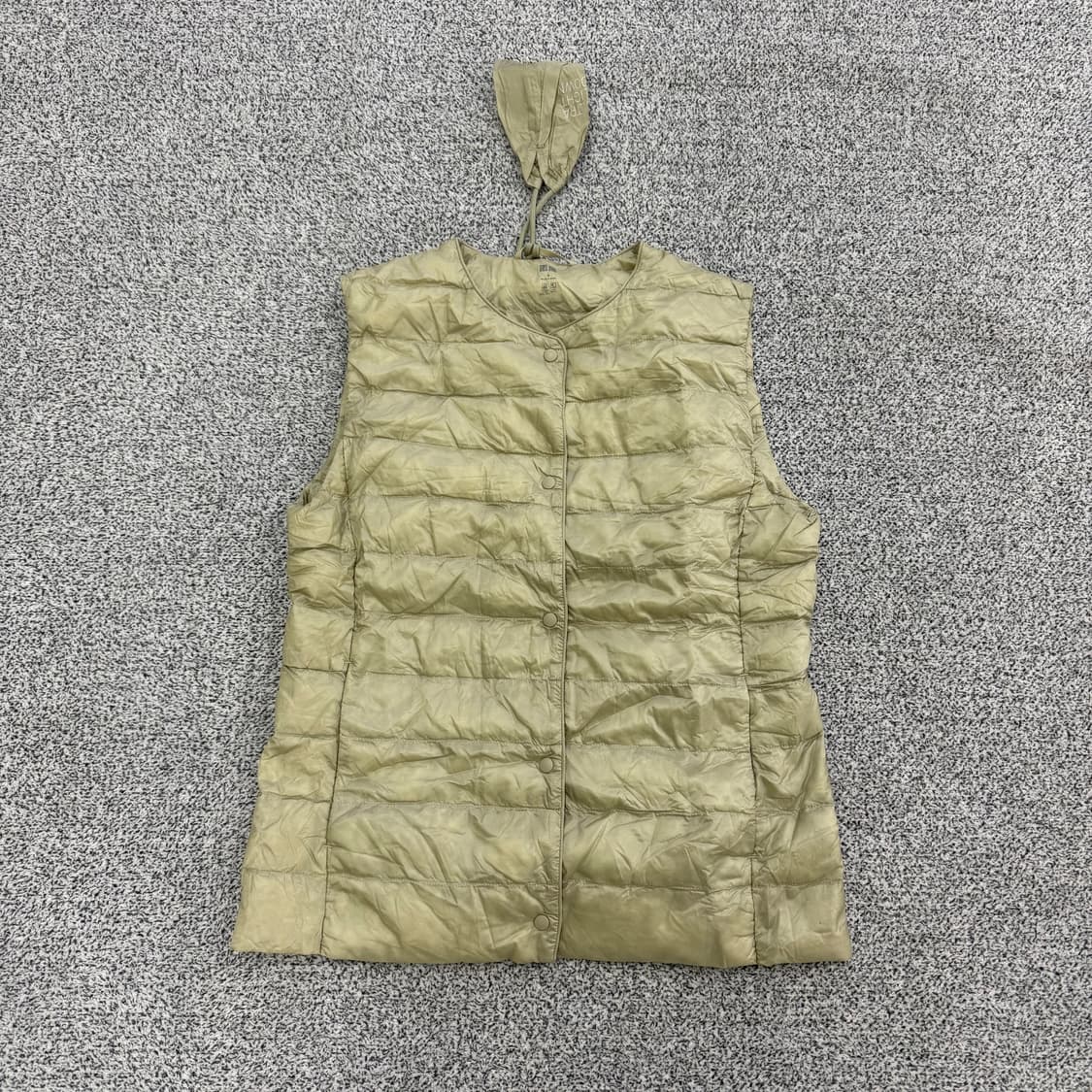 [M] 유니클로 울트라 라이트 다운 베스트 자켓 0109T1 상품이미지1