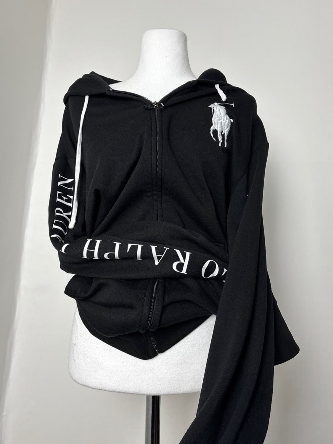폴로 빅포니 레터링 블랙 후드집업 상품이미지2