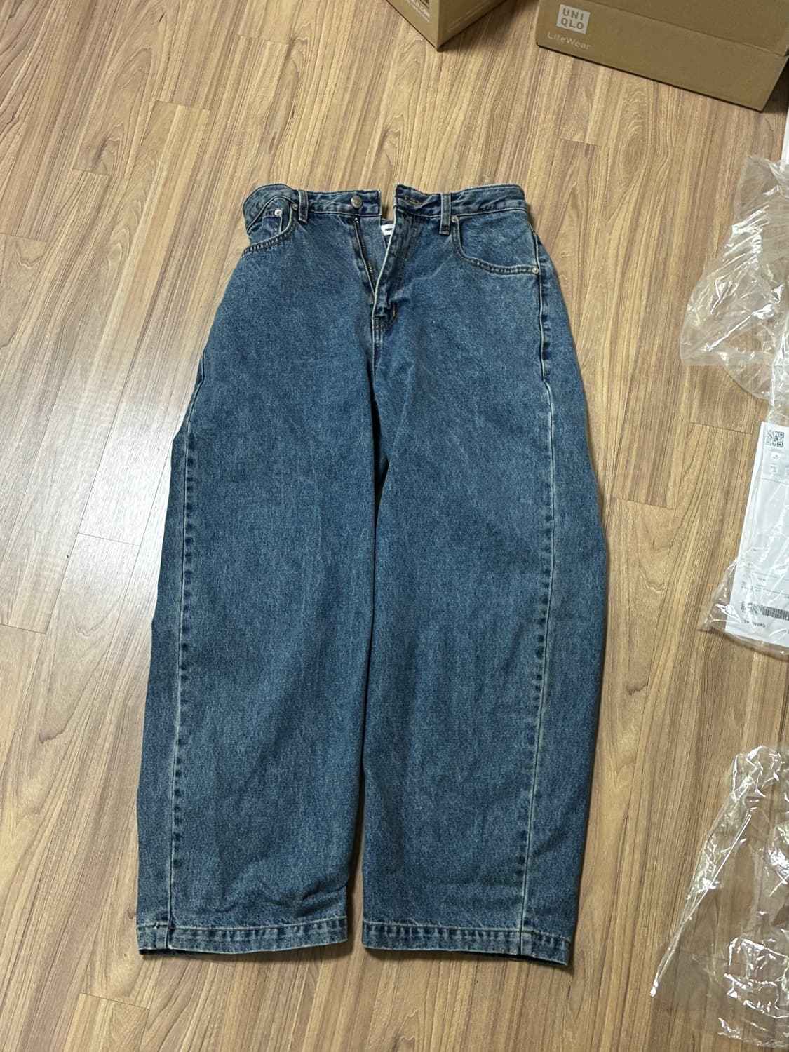 ESSENTIAL BALLOON JEANS 미디엄블루 상품이미지2