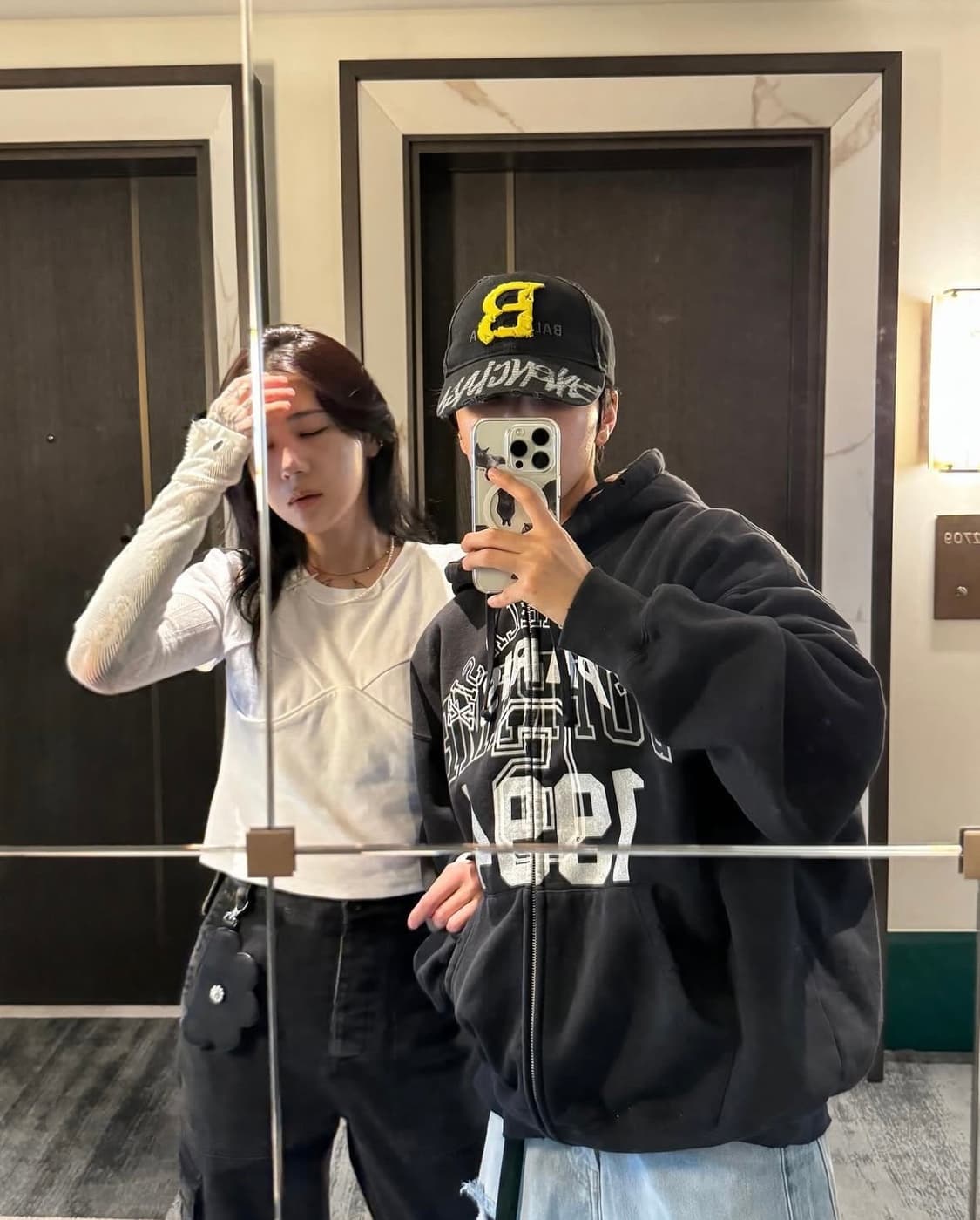 발렌시아가 업사이클 캡 다크 그린 상품이미지1