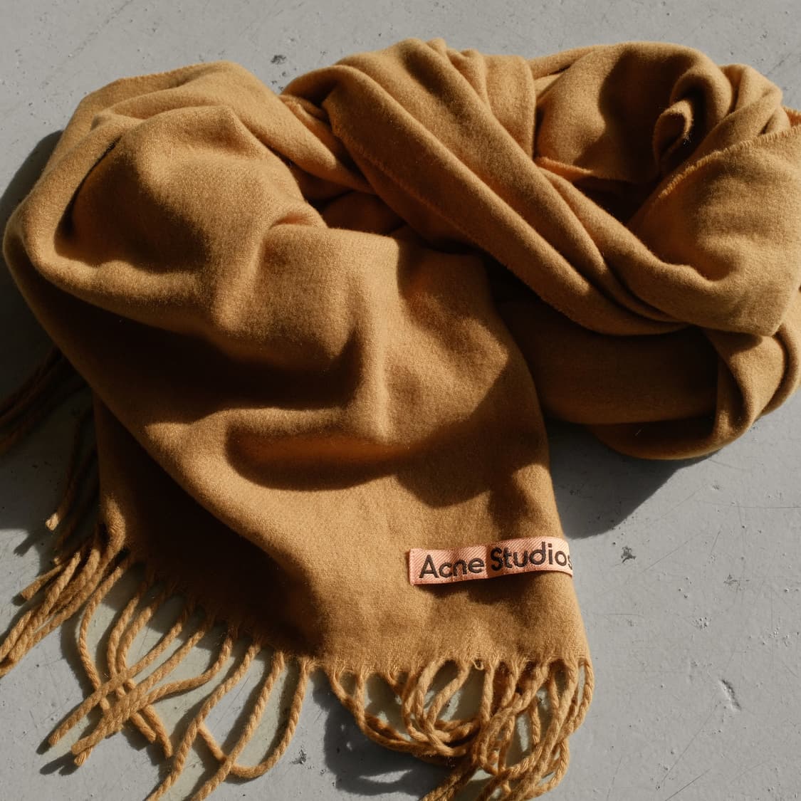Acne Studios Cashmere Fringe Scarf 상품이미지3
