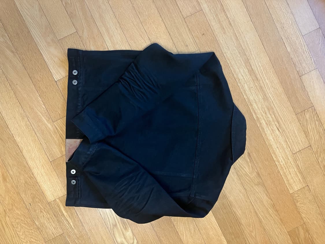 쿠어 엠보 워시드 더블 포켓 트러커 자켓 상품이미지3