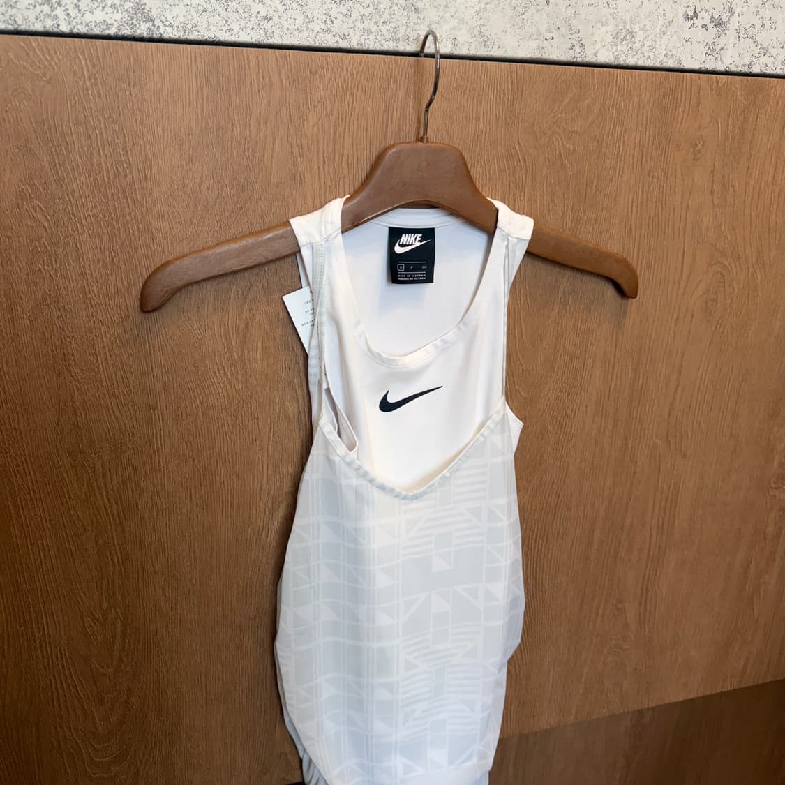 나이키 슬리브리스 롱 원피스 기하학 패턴 레이어드 디테일 슬림핏 화이트 상품이미지3