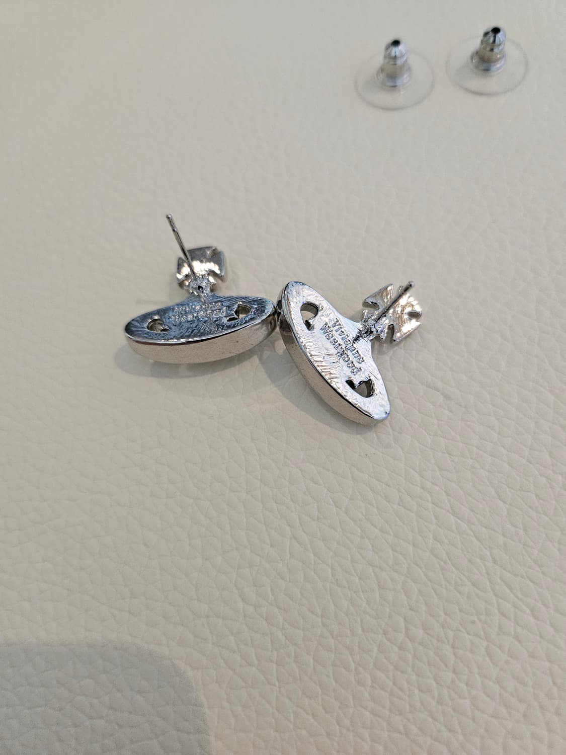 비비안웨스트우드 업사이클링 스왈진주 연핑크 귀걸이 상품이미지5