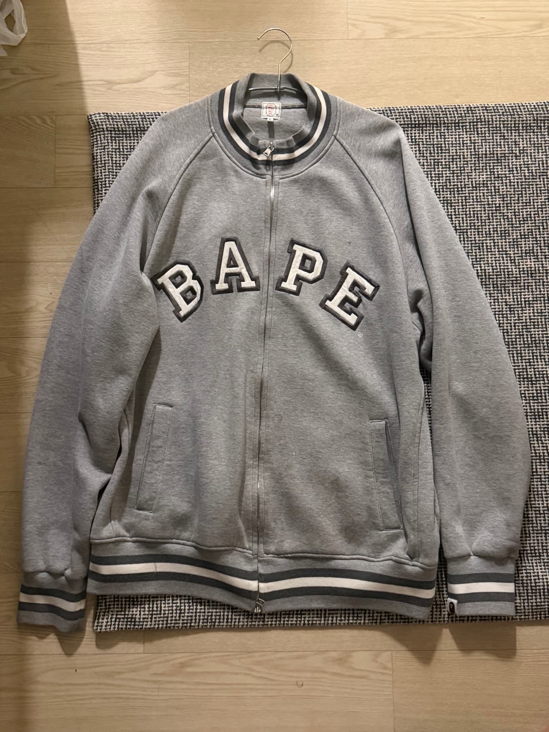 BAPE 올드 베이프 스타디움 집업 L 그레이 상품이미지1