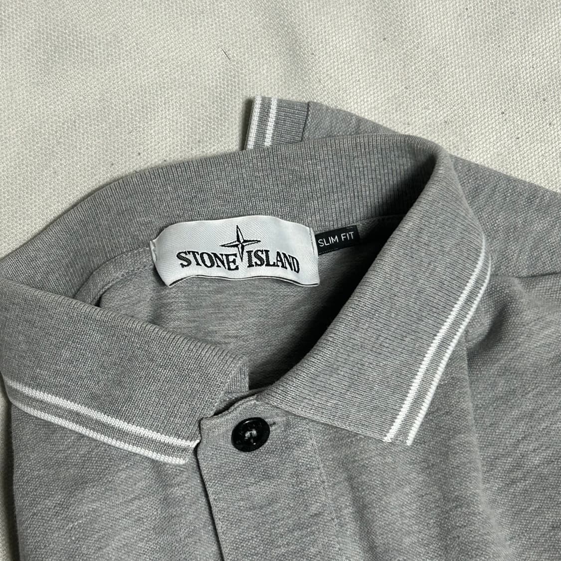 Stone Island 정품인증 슬림핏 그레이 카라 반팔티 상품이미지3
