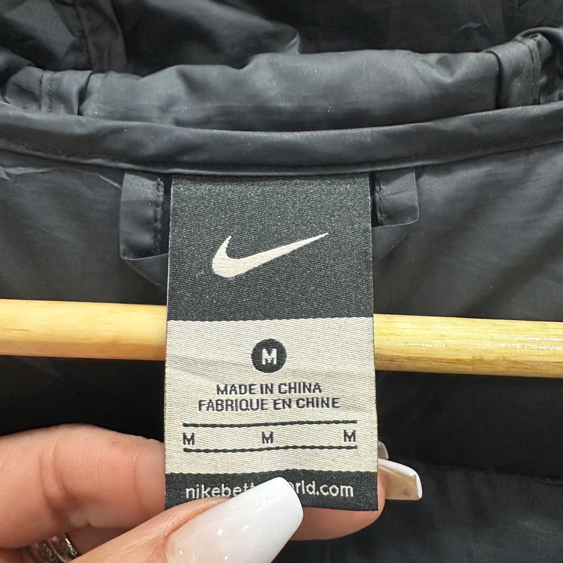나이키 블랙 경량 다운 패딩M 상품이미지4