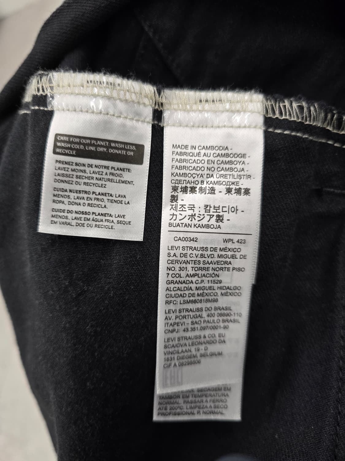 리바이스 블랙데님 트러커 자켓 
싸이즈 95 m 상품이미지7