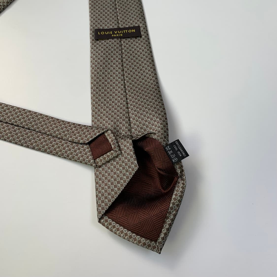 루이비통 다미에 명품넥타이 스몰 모노그램 A+등급 8.3cm 클래식룩 상품이미지8