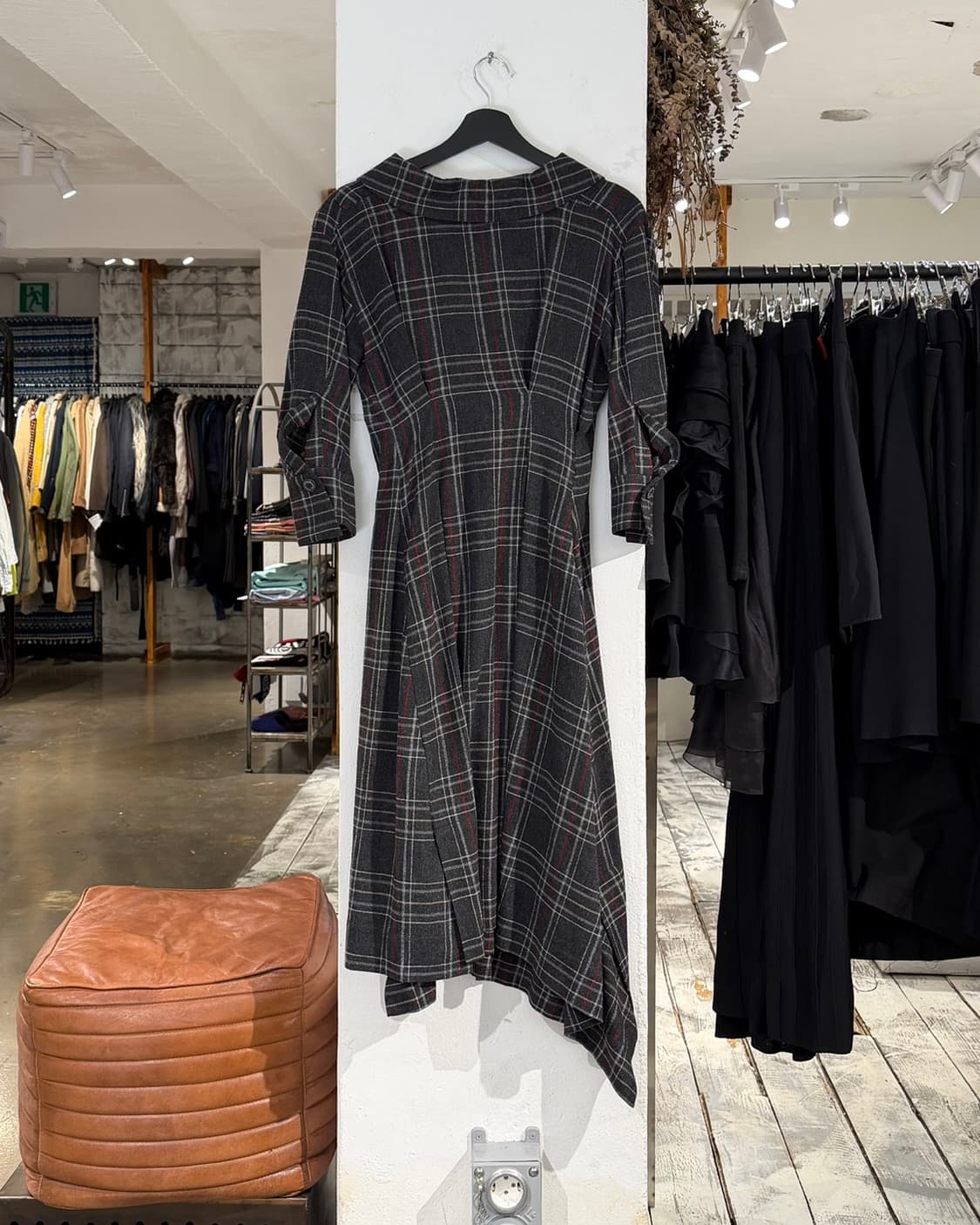 비비안웨스트우드 차콜 타탄 체크 오픈 카라 원피스 상품이미지6