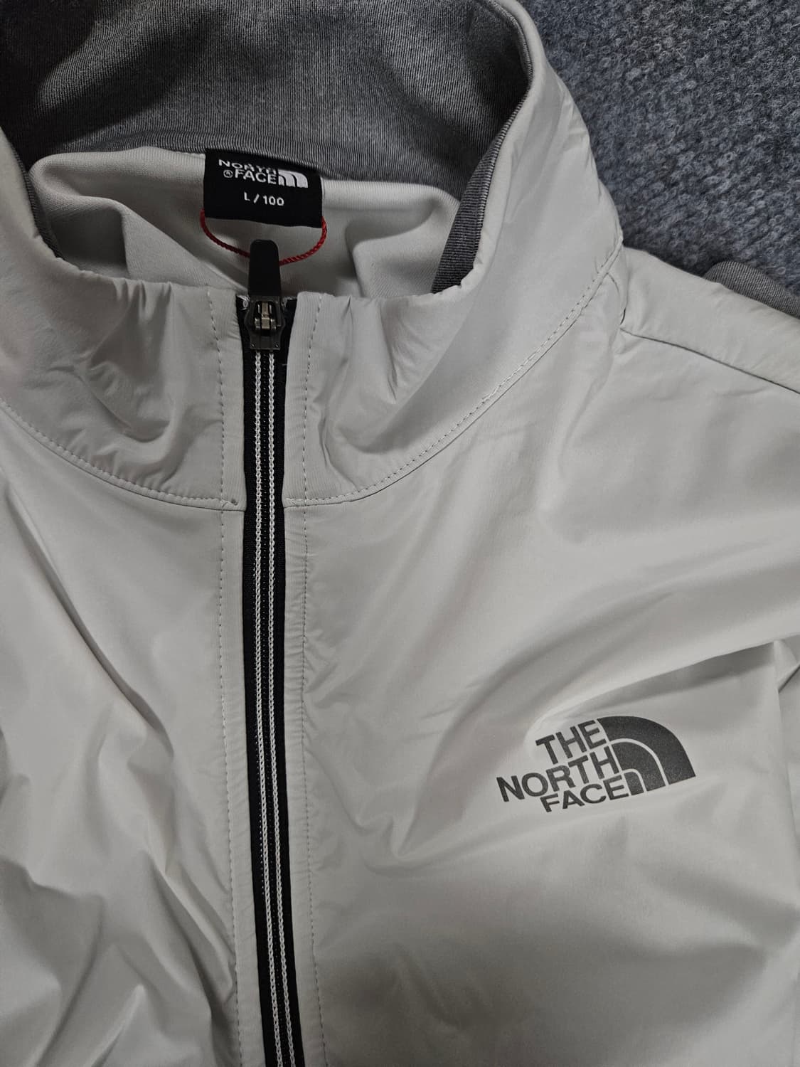 노스페이스 아이코닉 트레이닝 자켓M(급처) 상품이미지2