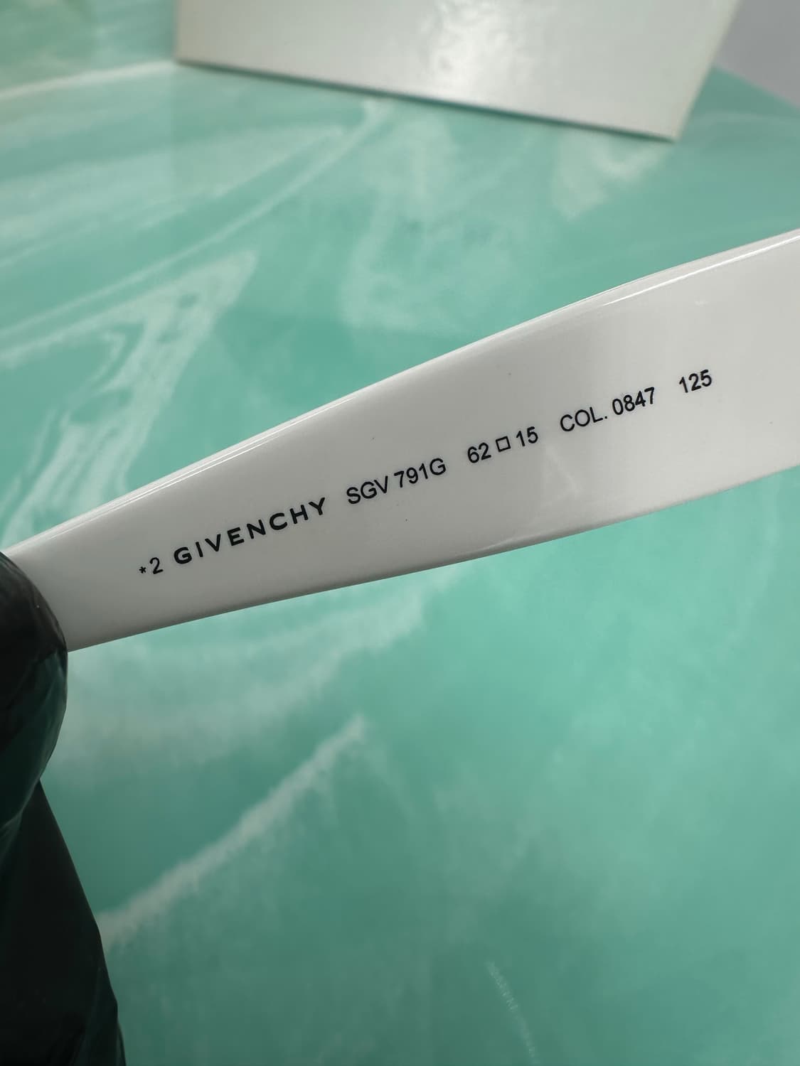 [새상품 무료배송] Made in Italy 지방시 선글라스 상품이미지9