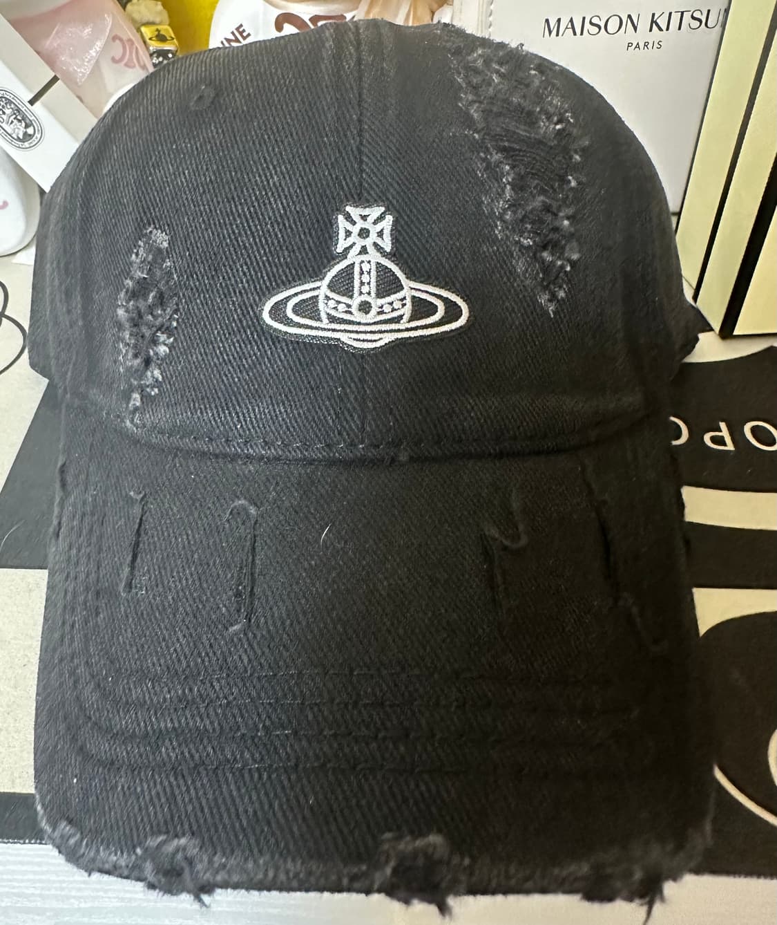 비비안웨스트우드 블랙 데미지 볼캡 상품이미지1