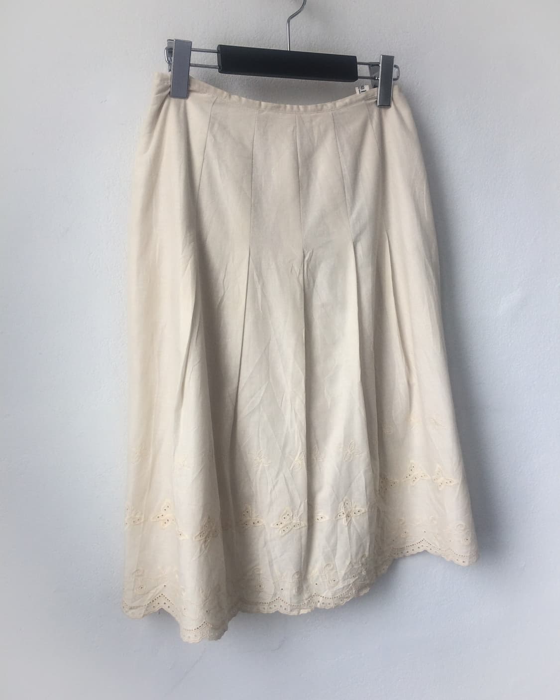 Butterfly punching point pleat skirt 상품이미지2