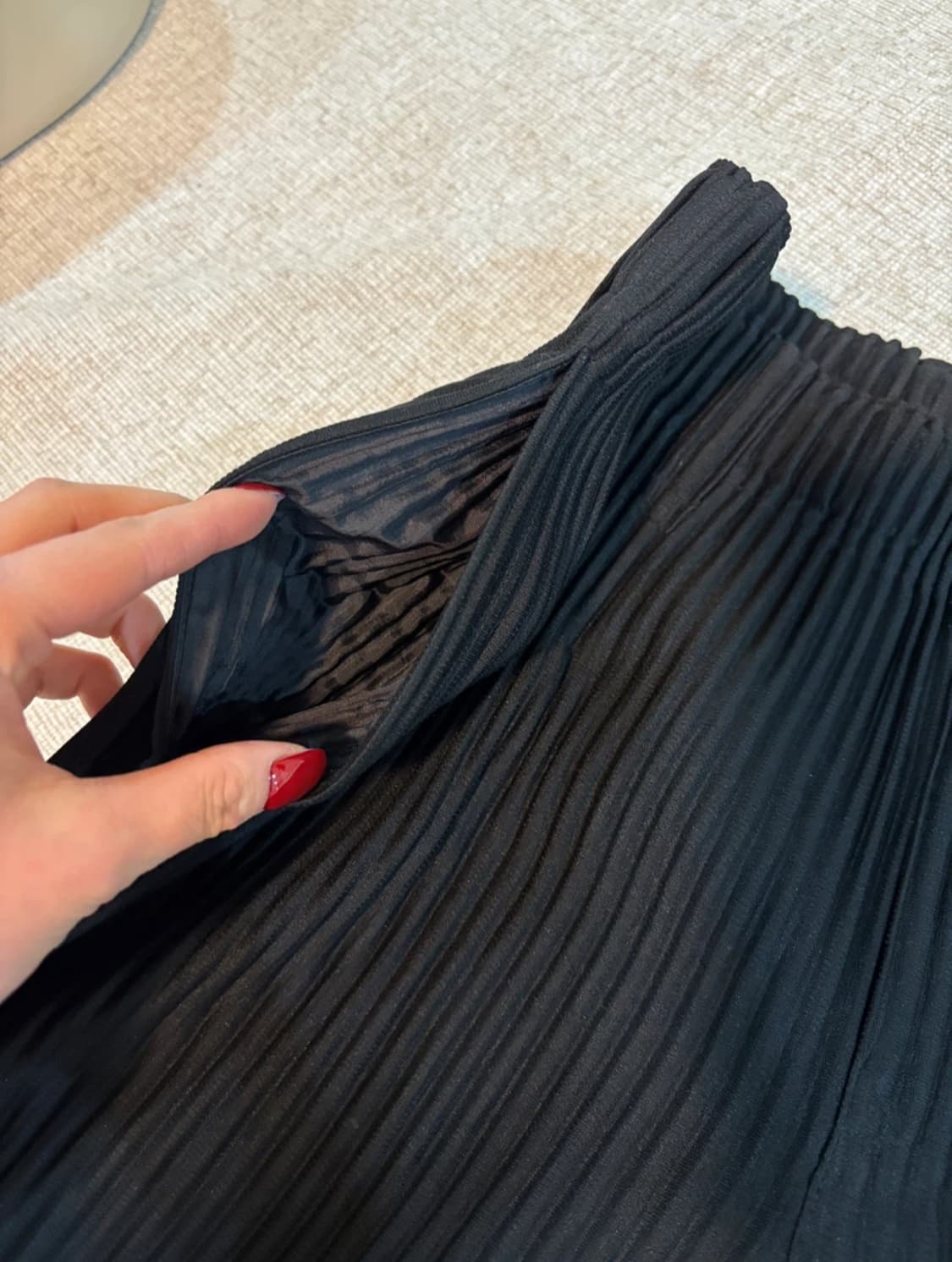 옴므플리세 23FW 테이퍼드 팬츠 2사이즈 상품이미지2