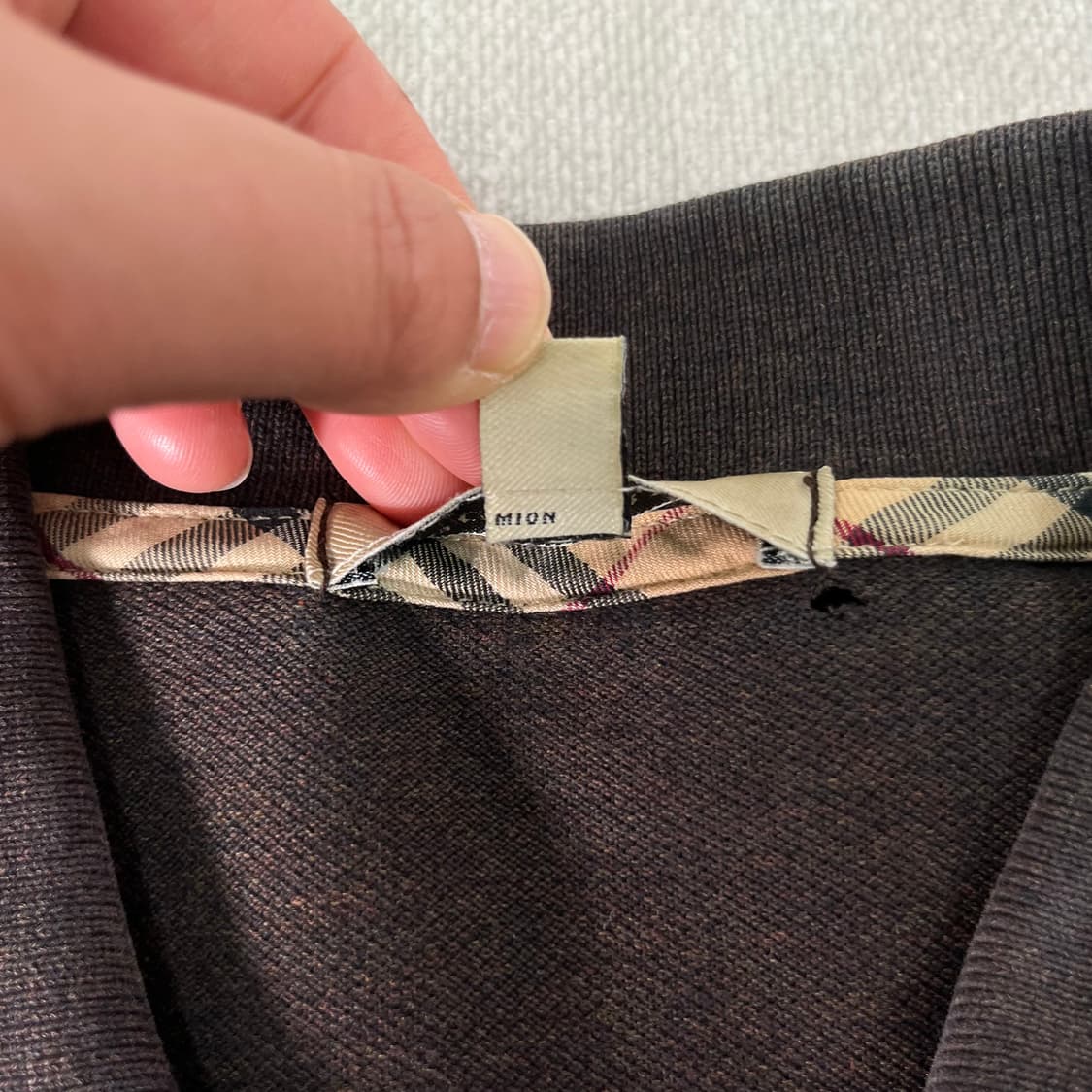 105 버버리 기마로고 코튼 카라넥 티셔츠 상품이미지4