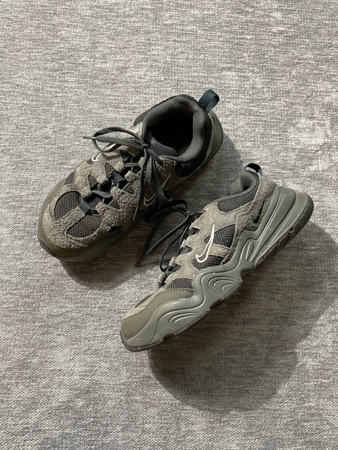 [245] Nike 나이키 테크헤라 앤쓰라사이트 스니커즈 스모크 그레이 상품이미지2