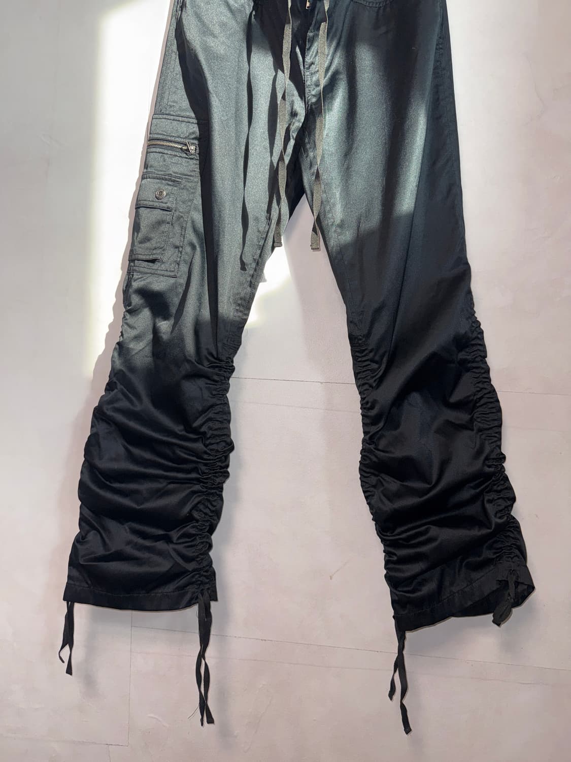 Black satin shirring bootscut cargo pt 상품이미지4