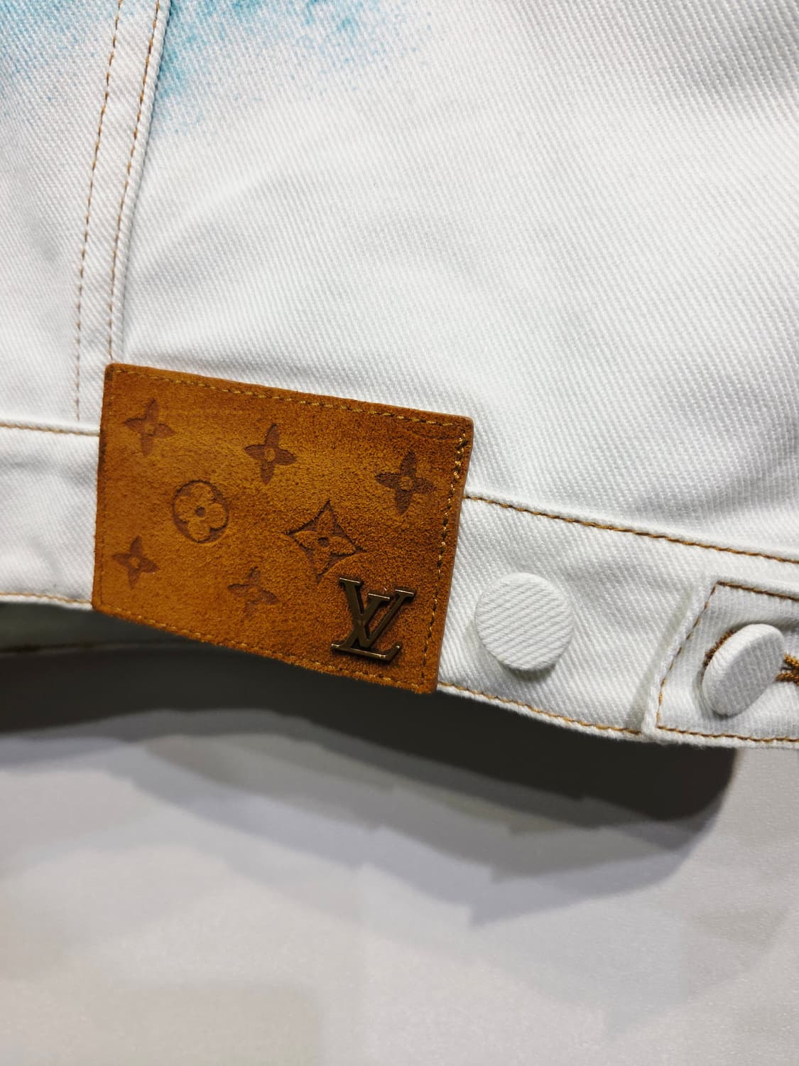 루이비통 모노그램 스프레이 데님 트러커 자켓 상품이미지7