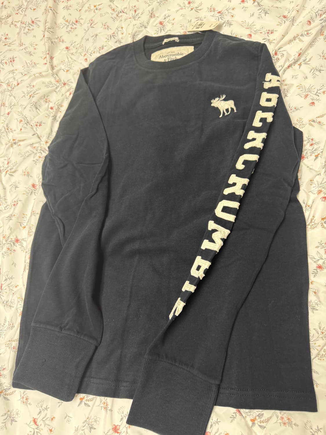 아베크롬비 긴팔티 네이비 S 미사용 새상픔  택있음 상품이미지3