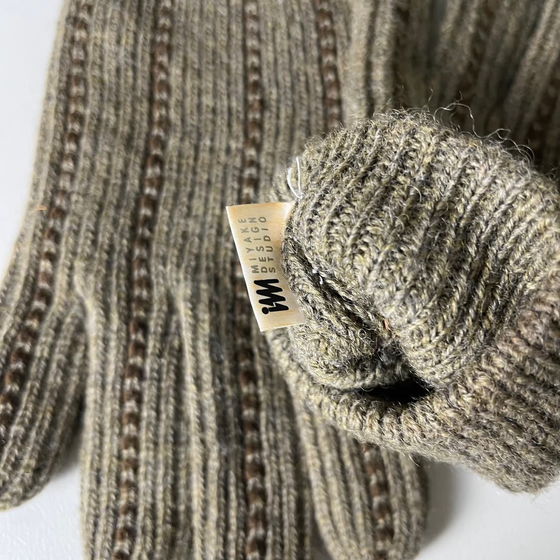 [Issey Miyake] 90's 이세이미야케 디자인스튜디오 울 장갑 상품이미지5