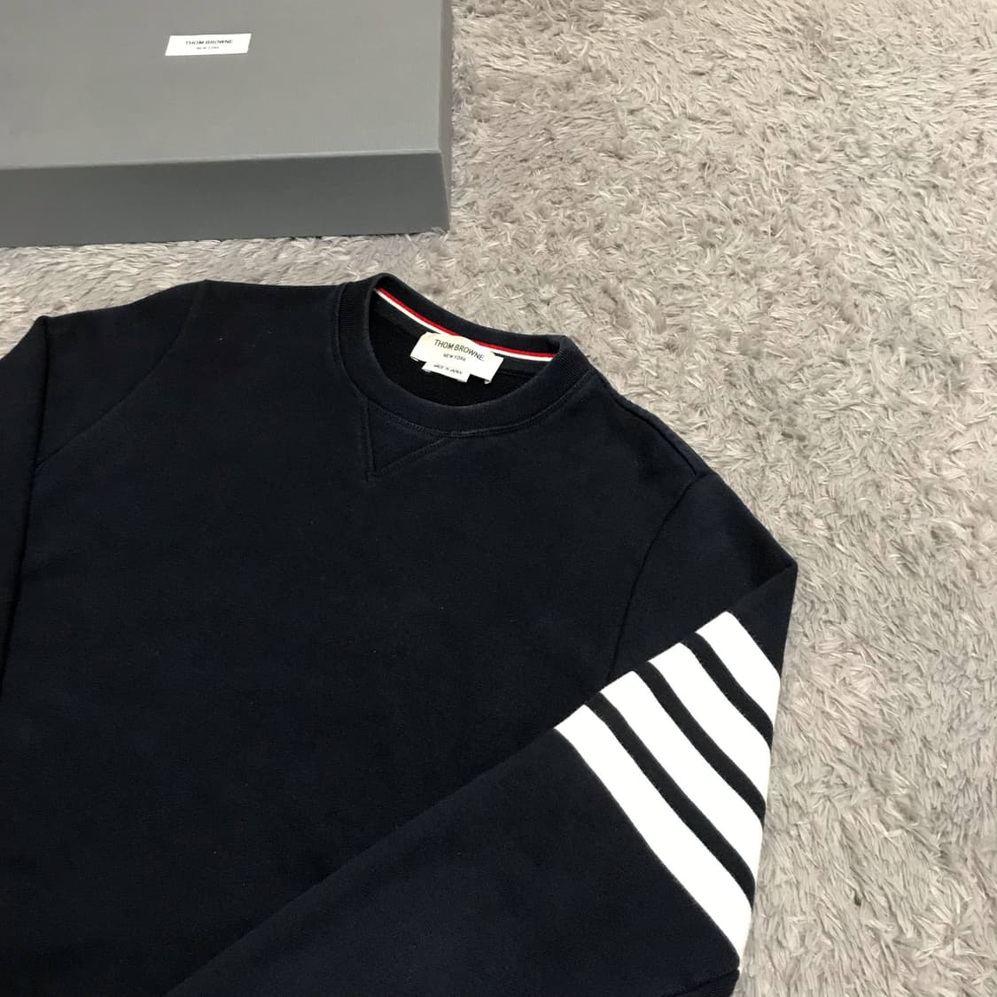 {클로젯}[2][신형]톰브라운 사선완장 맨투맨 상품이미지2