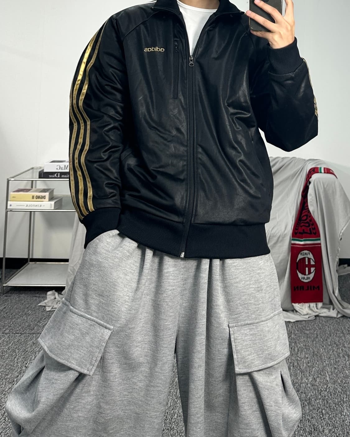 아디다스 블랙 골드 패딩 트랙탑 100 상품이미지3
