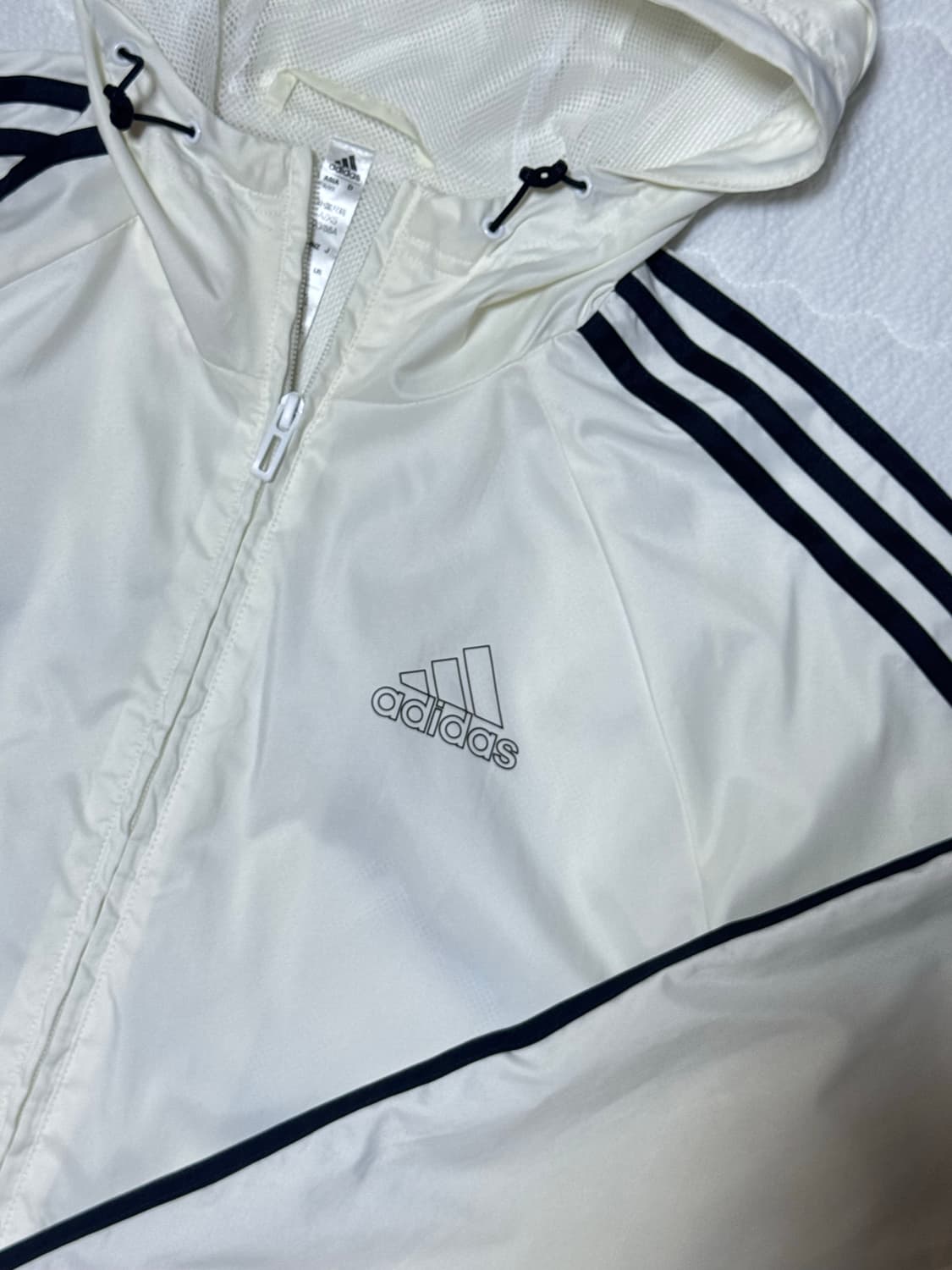 아디다스 화이트 바람막이 상품이미지2