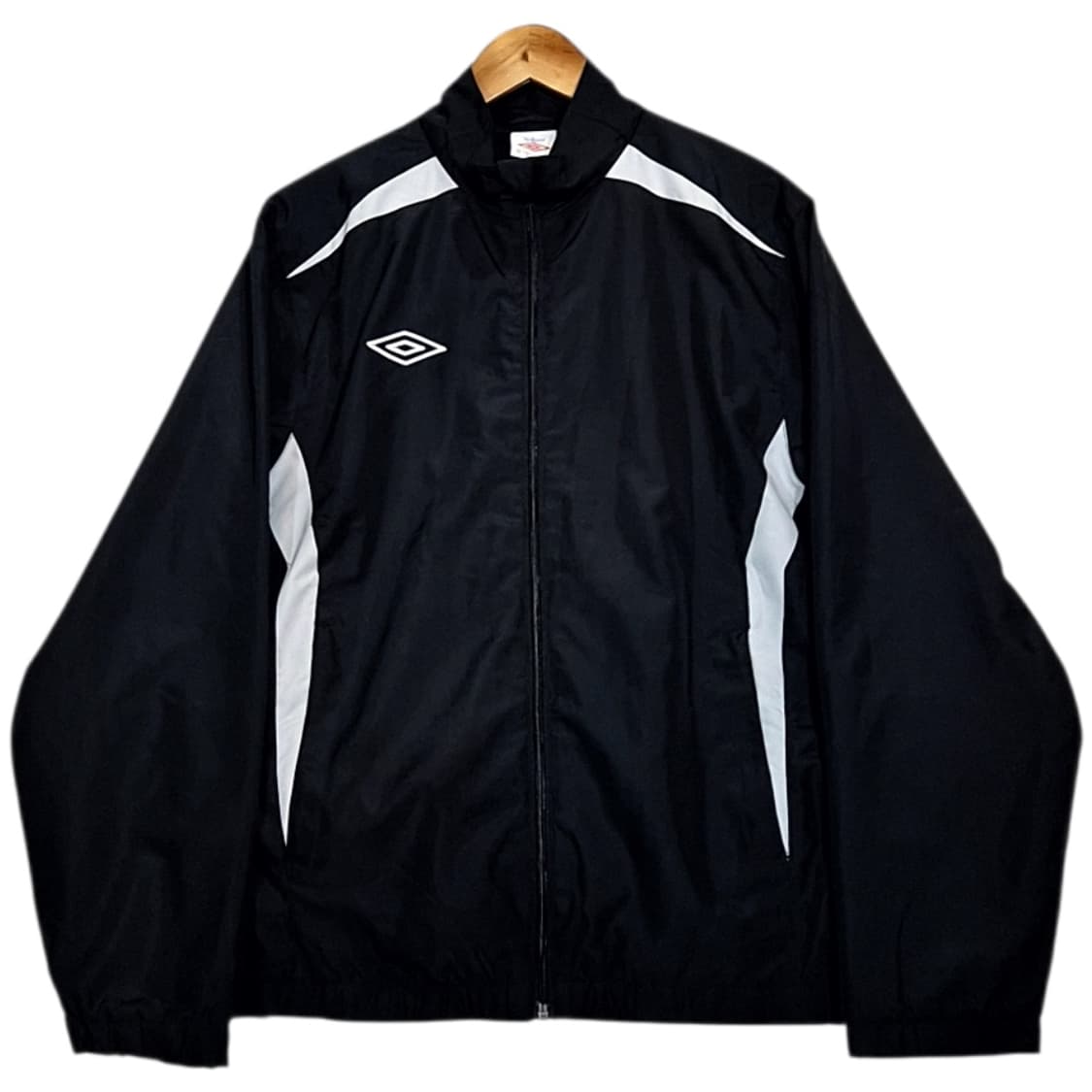 엄브로 자수로고 바람막이 상품이미지1