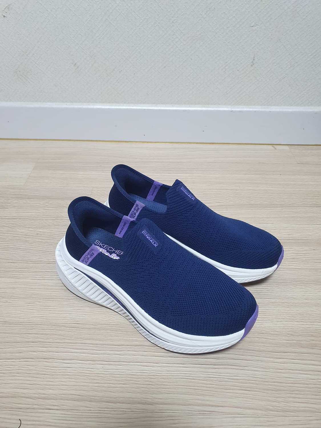 스케쳐스 맥스쿠셔닝 아치핏 슬립온 235 상품이미지2