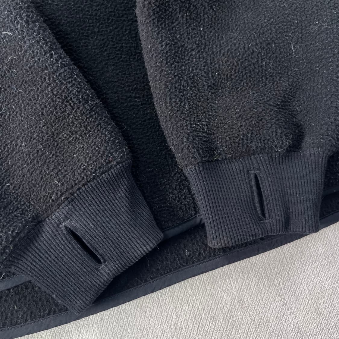 100 그라미치 플리스 맨투맨 상품이미지5