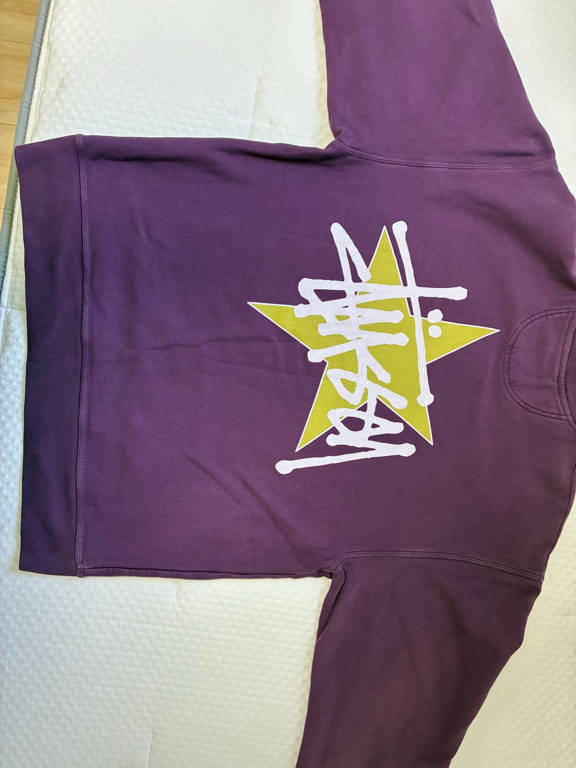 스투시 23시즌 맨투맨 상품이미지2