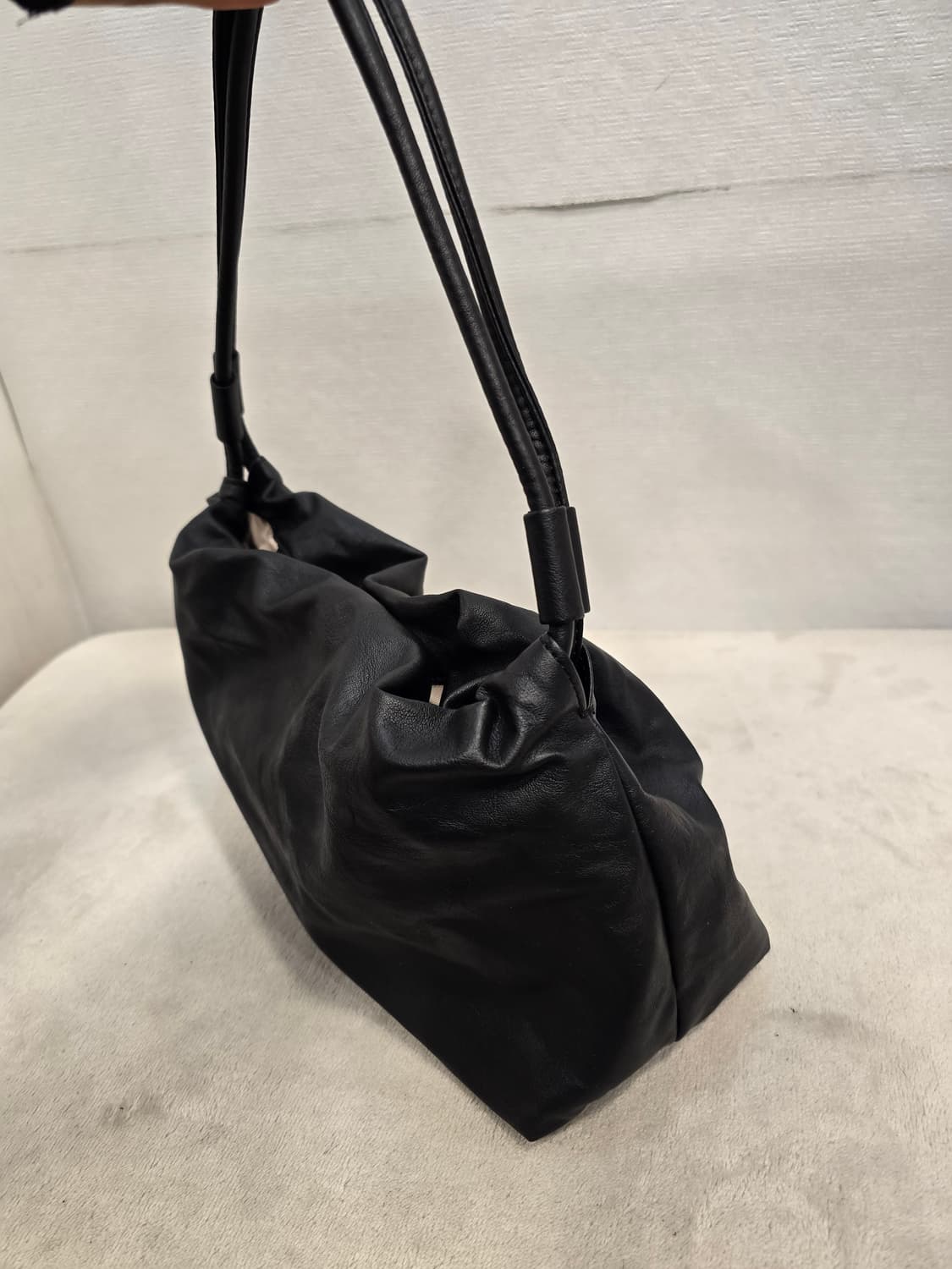 거의새거) 오브히 OVHEE 24년 블랙 숄더백 상품이미지5