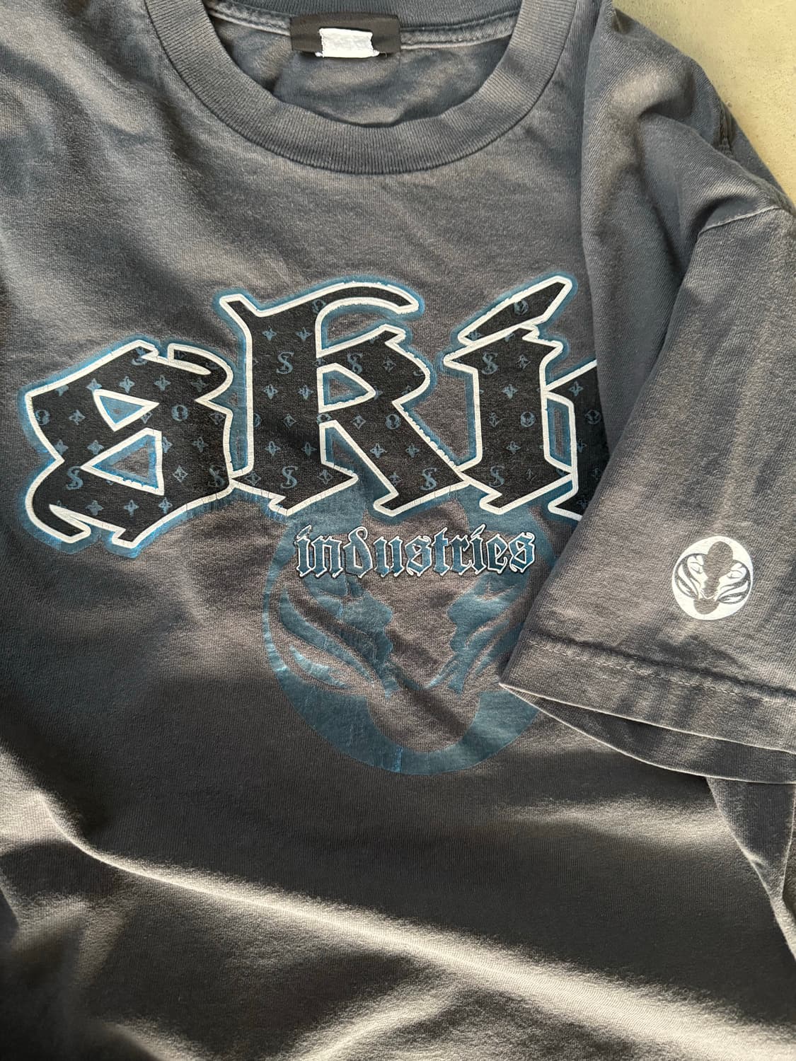 130$ Vintage Y2k Skin industries 티셔츠 XL 상품이미지3