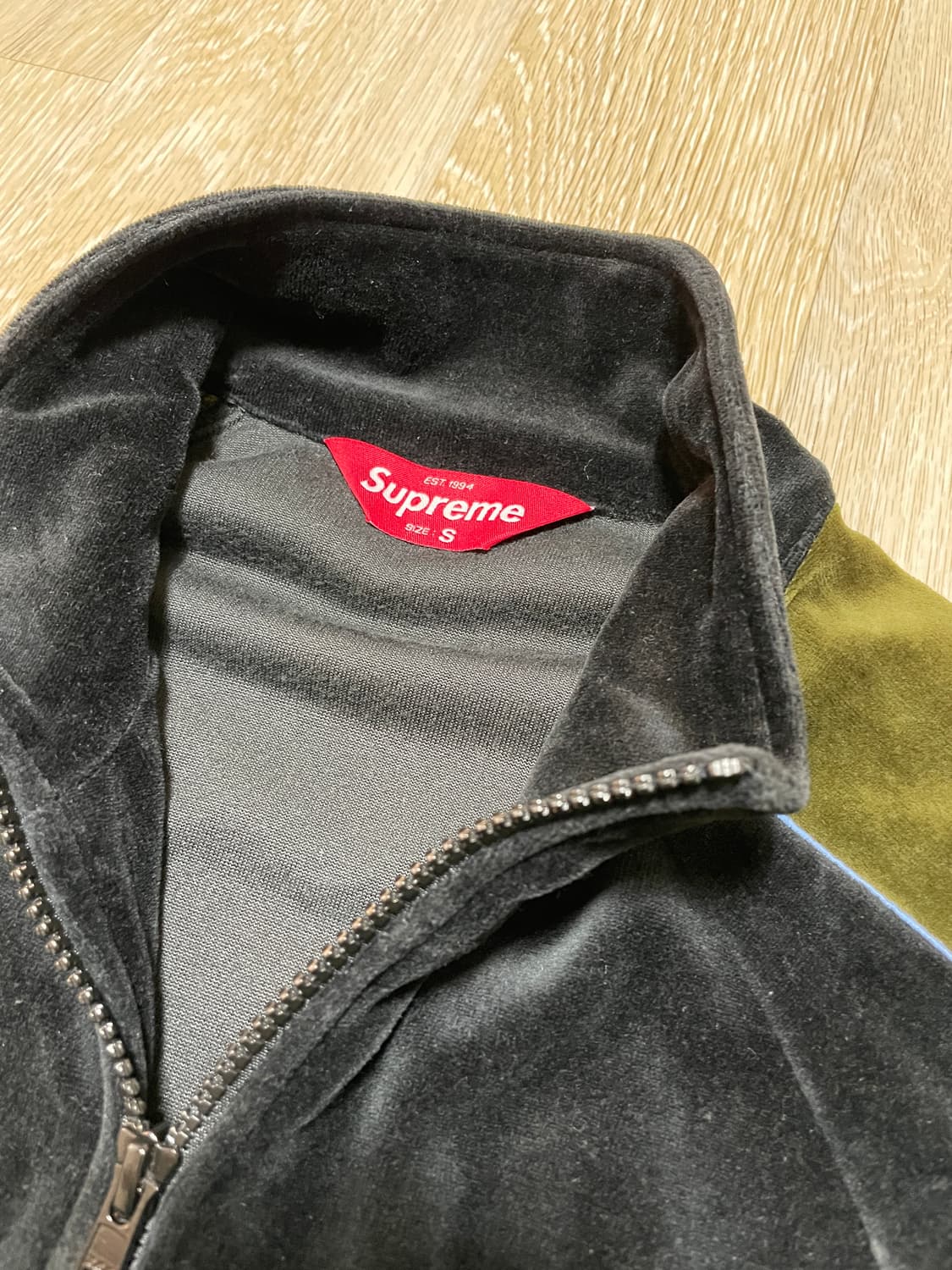 슈프림 벨루어 트랙자켓 상품이미지4