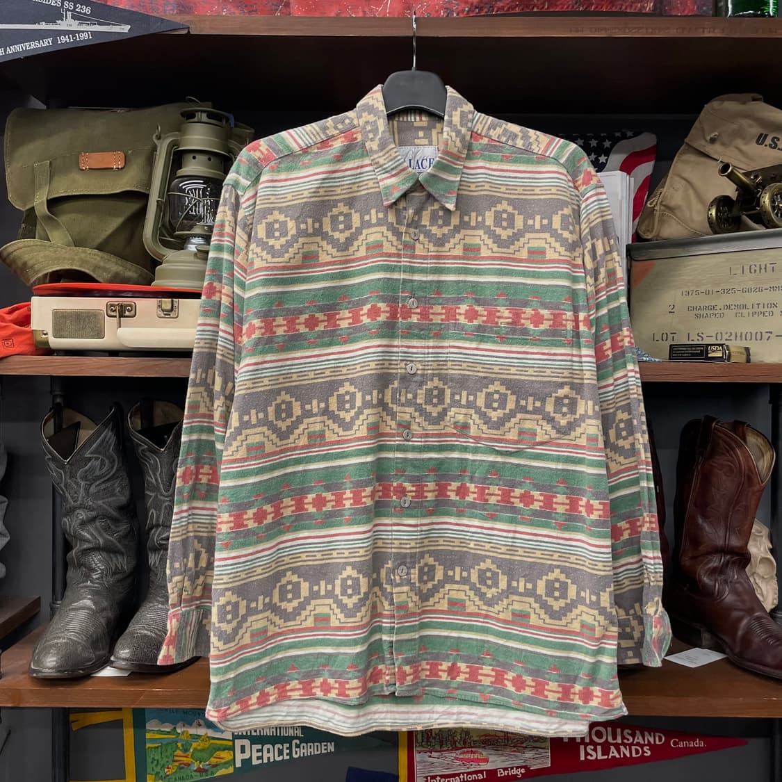 90s USA 빈티지 플란넬 나바호 패턴 포켓 셔츠 상품이미지1