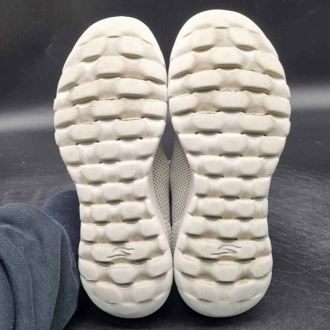 스케쳐스 고워크 조이 여성슬립온240  상품이미지3