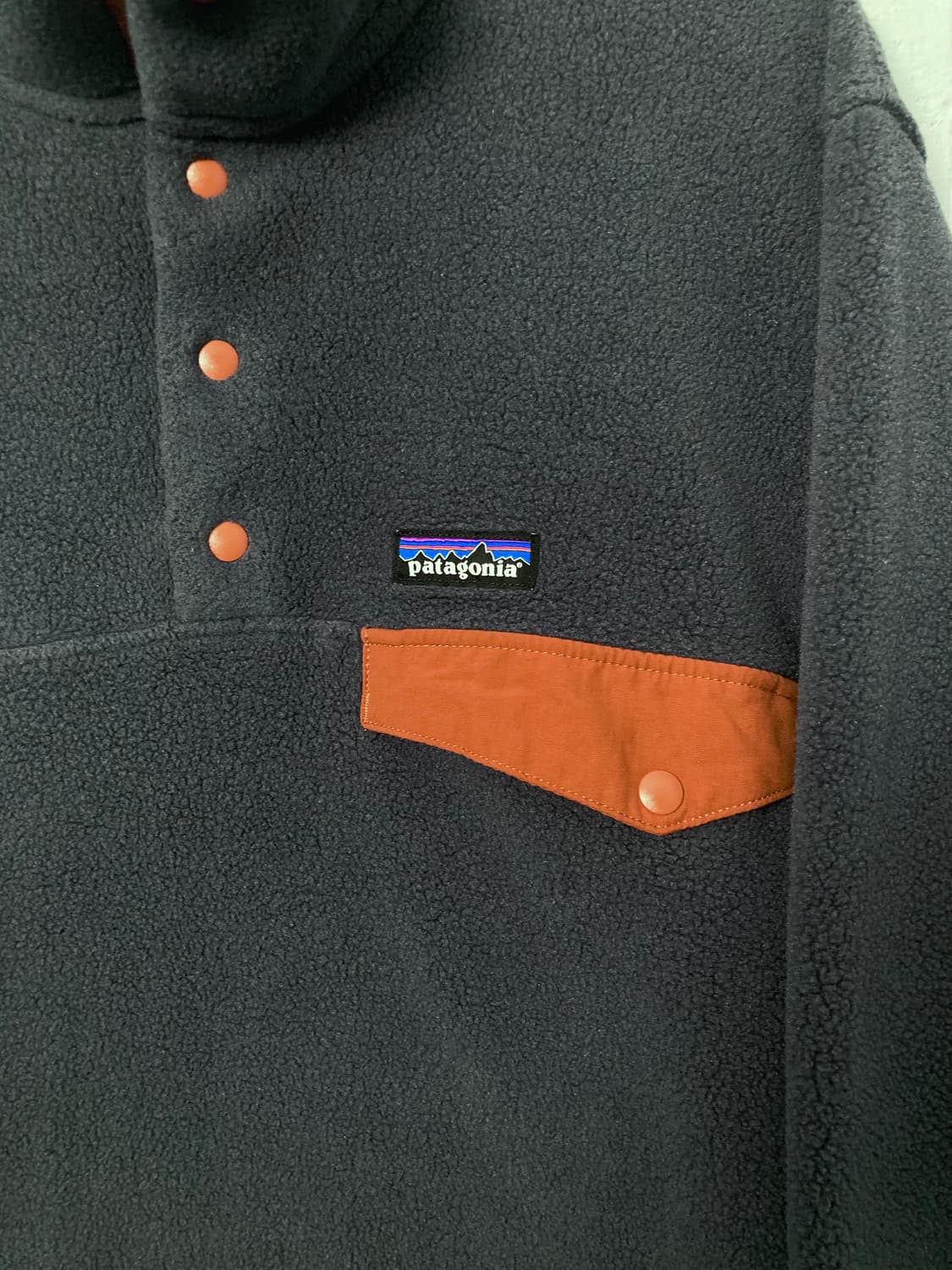 파타고니아 신칠라 풀오버 스몰더 블루/버니쉬드 레드 (L) 상품이미지3